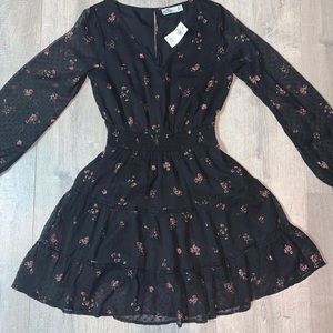 NWT Hollister Long Sleeve Floral Dress Black